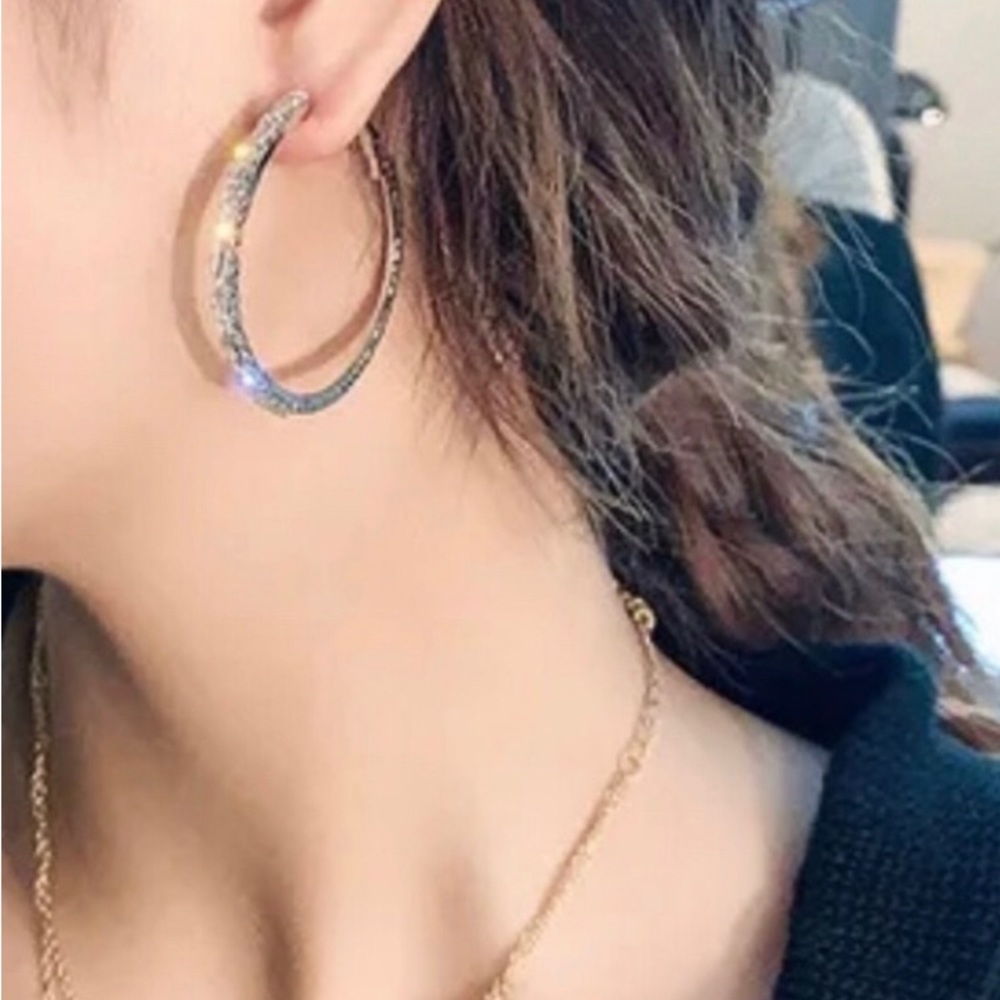 Absolutely Stunning Real Diamond 💎 Moissanite Cut Hoop Earrings - Picture 7 of 10